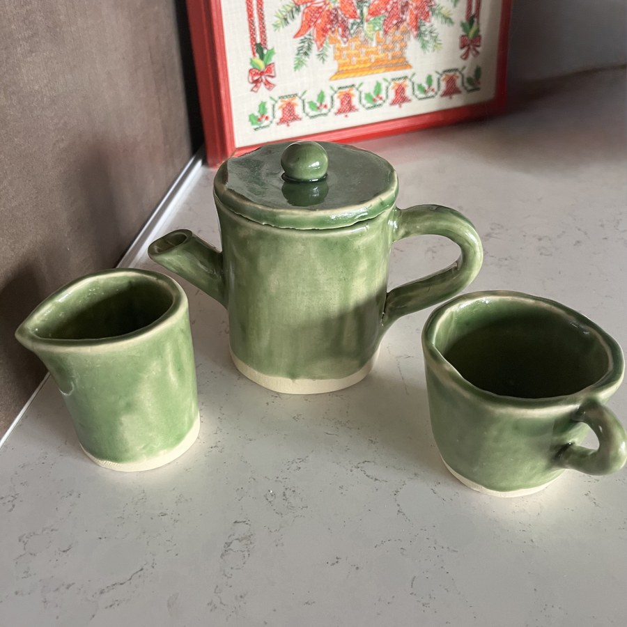 Construction — ceramic teapot and mug set